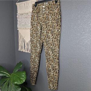 ⭐ Junior's Cheetah Print Jeans